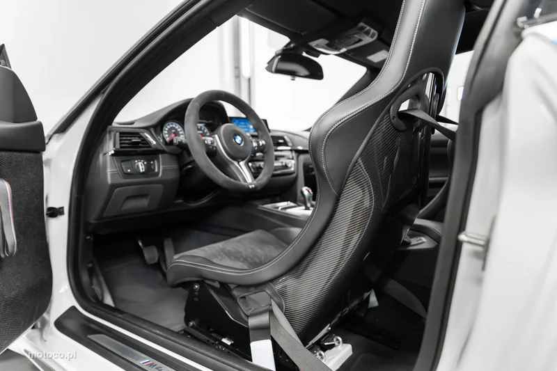 BMW M4 F82 35