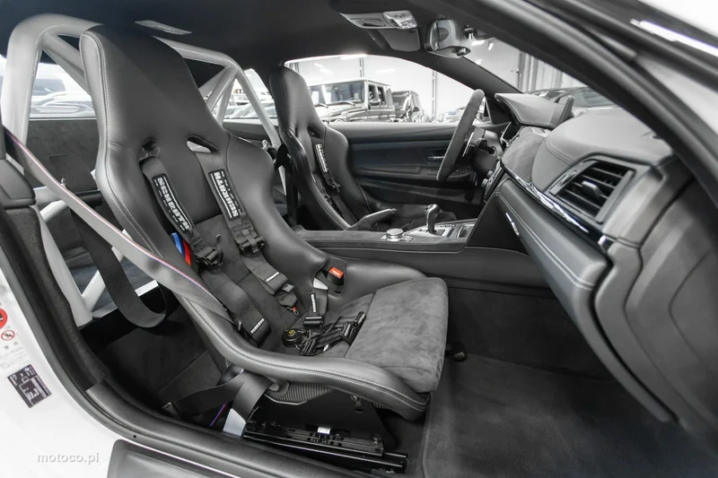BMW M4 F82 56