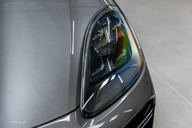 Porsche Cayenne 9YA Cayenne Turbo 11