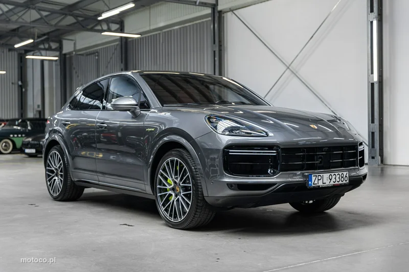 Porsche Cayenne 9YA Cayenne Turbo 3