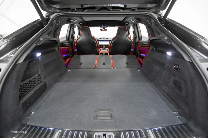 Porsche Cayenne 9YA Cayenne Turbo 28