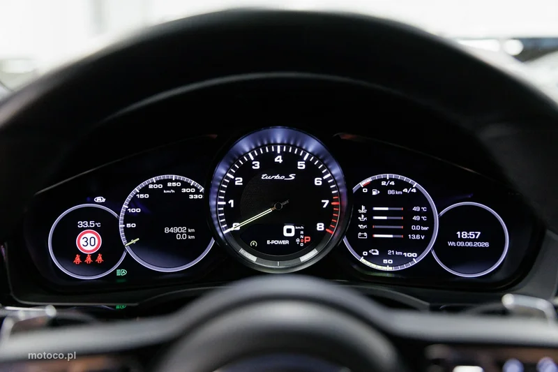 Porsche Cayenne 9YA Cayenne Turbo 37