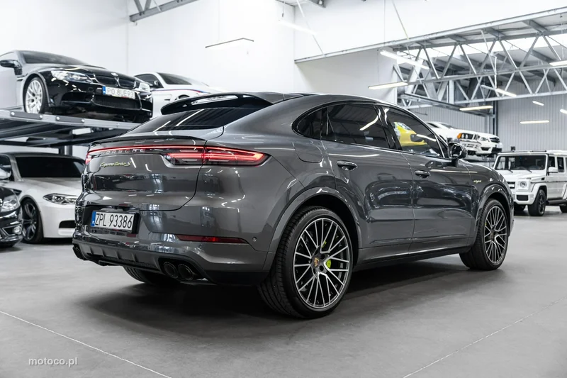 Porsche Cayenne 9YA Cayenne Turbo 5
