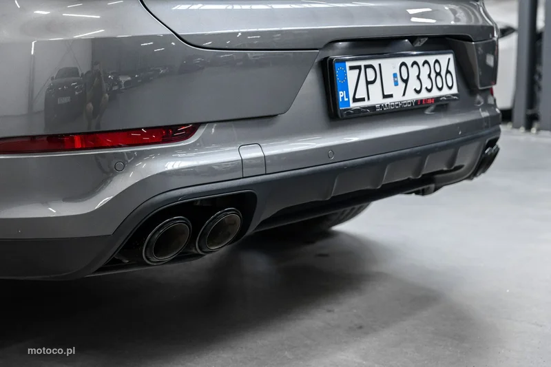 Porsche Cayenne 9YA Cayenne Turbo 52