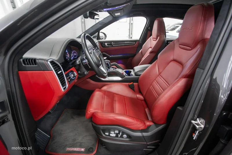 Porsche Cayenne 9YA Cayenne Turbo 55