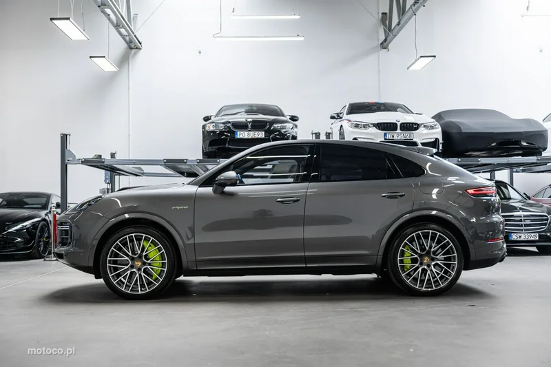 Porsche Cayenne 9YA Cayenne Turbo 8