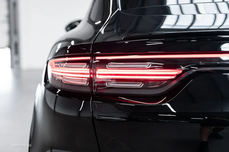 Porsche Cayenne 9YA 16