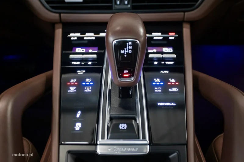 Porsche Cayenne 9YA 29