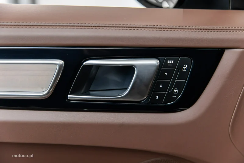 Porsche Cayenne 9YA 34