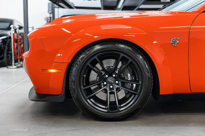 Dodge Challenger 18