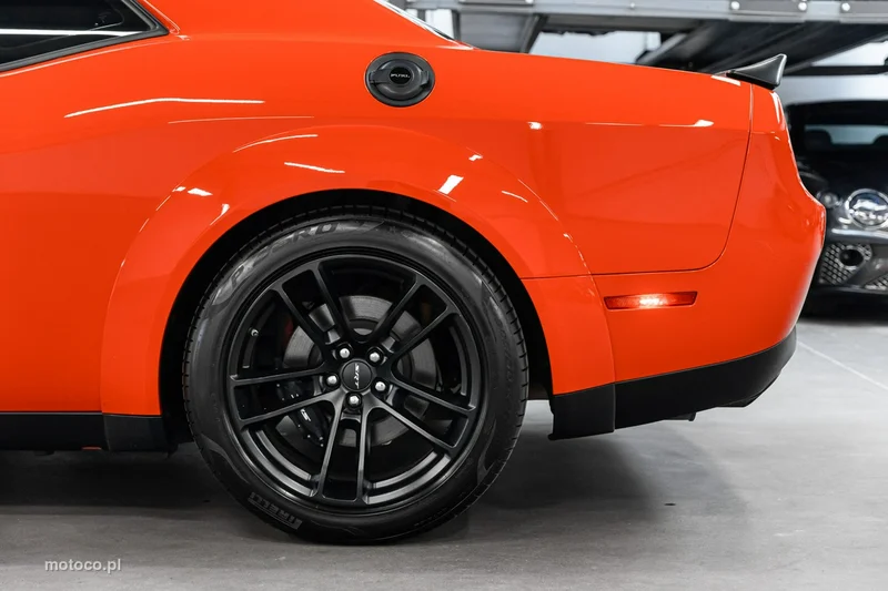 Dodge Challenger 19
