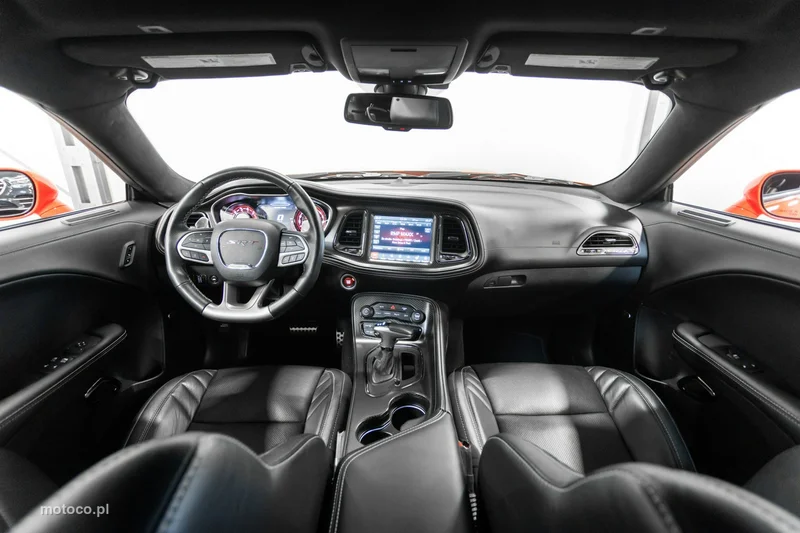 Dodge Challenger 24