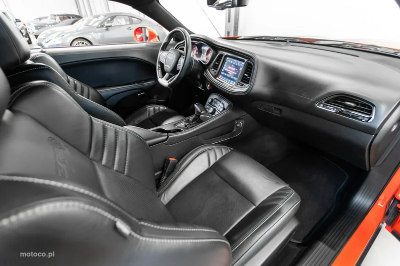 Dodge Challenger 25