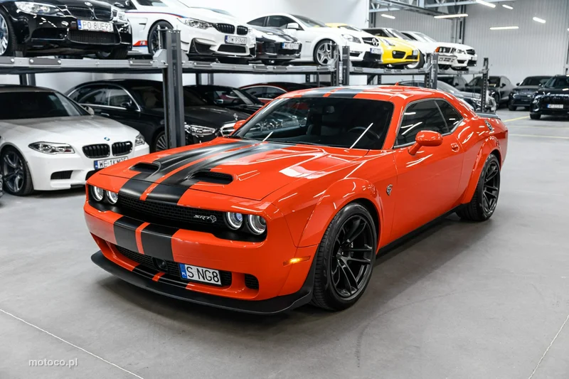Dodge Challenger 4