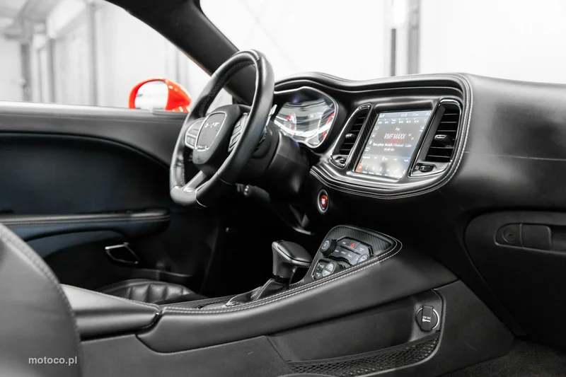 Dodge Challenger 35