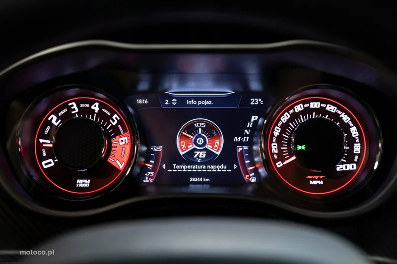 Dodge Challenger 74