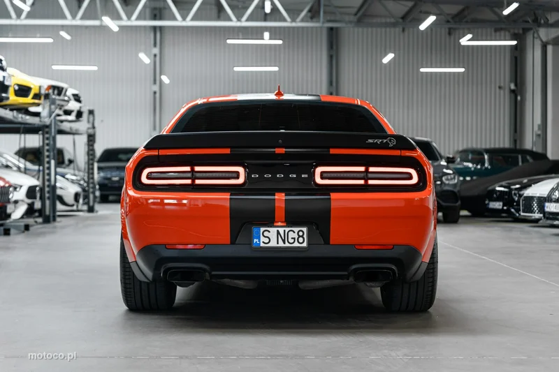 Dodge Challenger 10