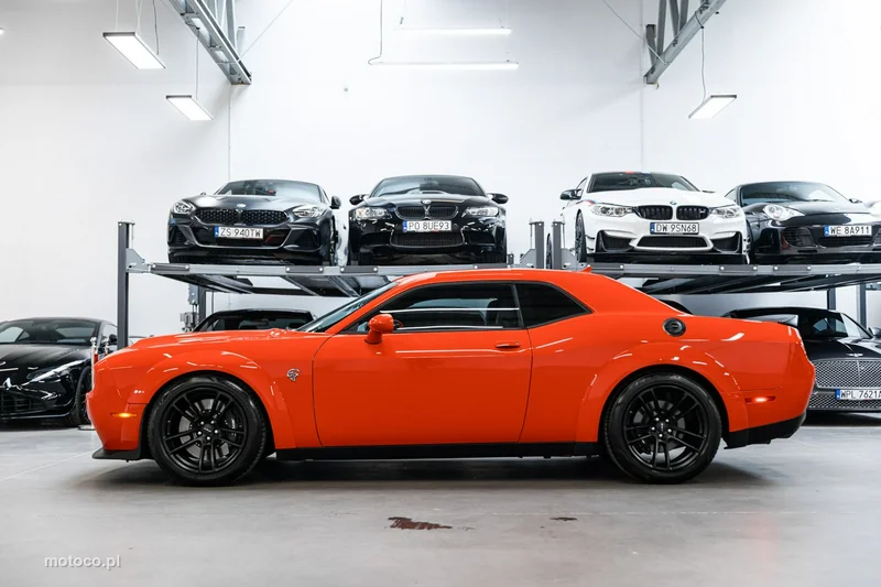 Dodge Challenger 12