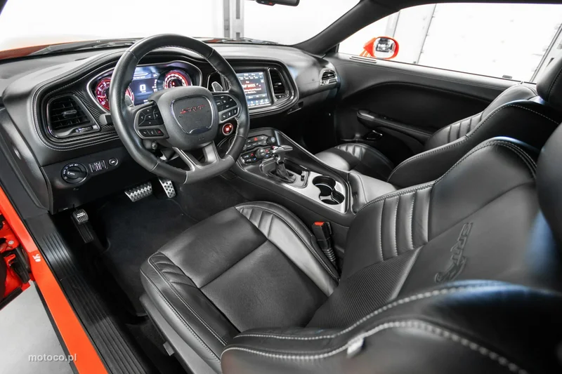 Dodge Challenger 23