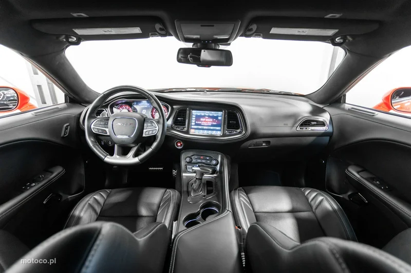 Dodge Challenger 24