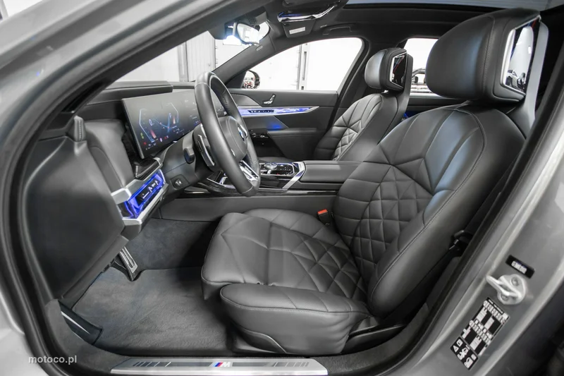 BMW Seria 7 G70 740 22