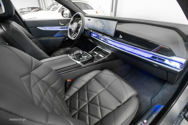 BMW Seria 7 G70 740 24