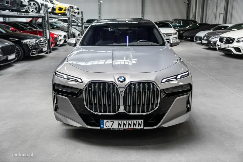 BMW Seria 7 G70 740 4