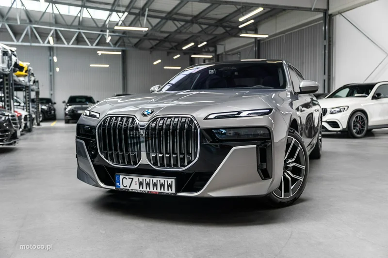 BMW Seria 7 G70 740 54