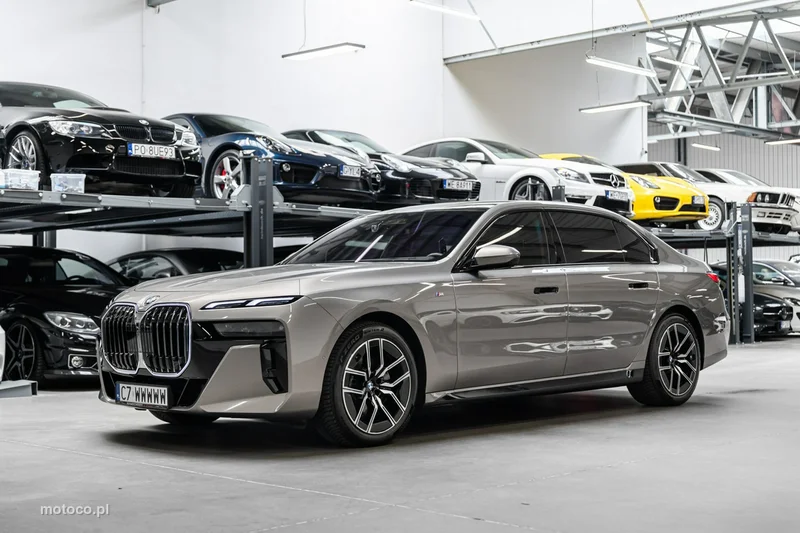 BMW Seria 7 G70 740 55