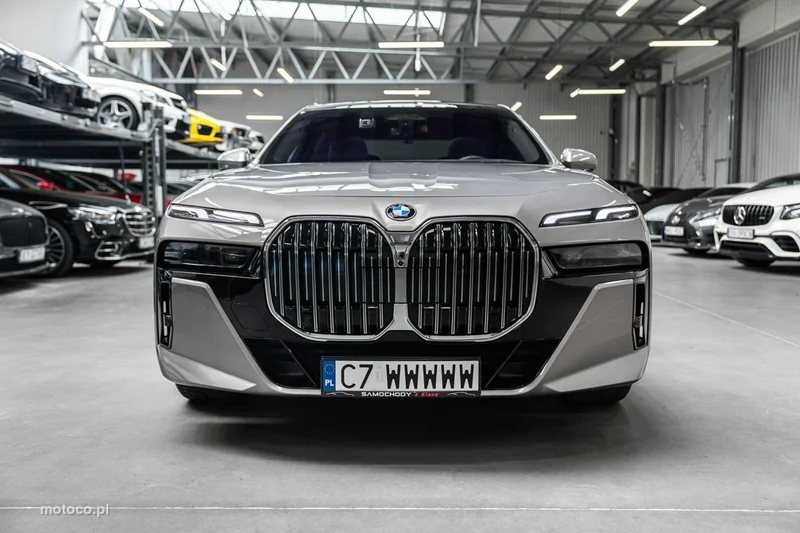 BMW Seria 7 G70 740 56