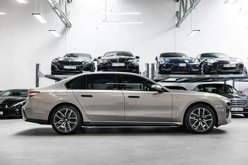 BMW Seria 7 G70 740 7