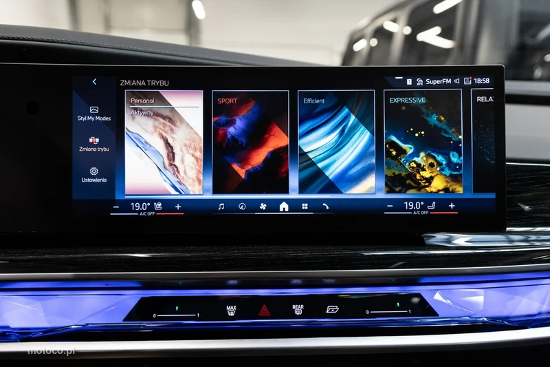 BMW Seria 7 G70 740 62