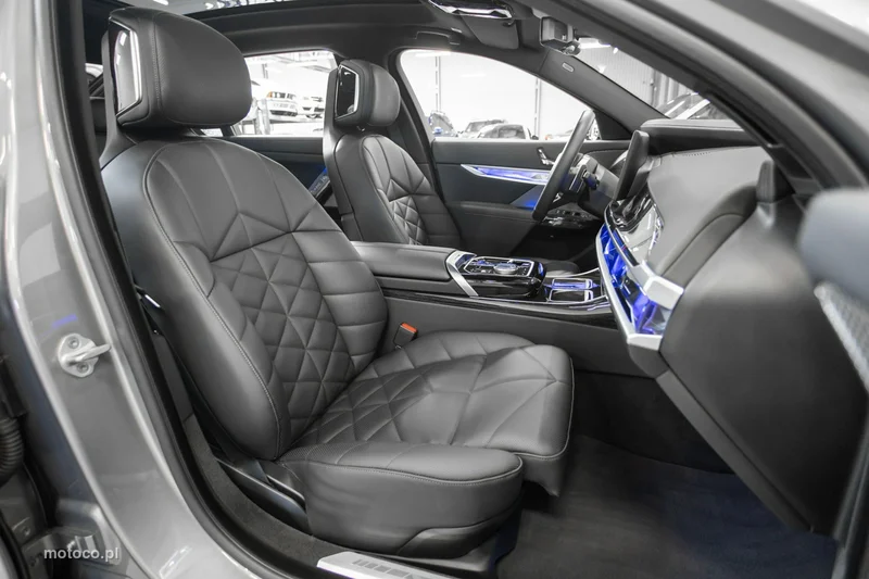 BMW Seria 7 G70 740 65