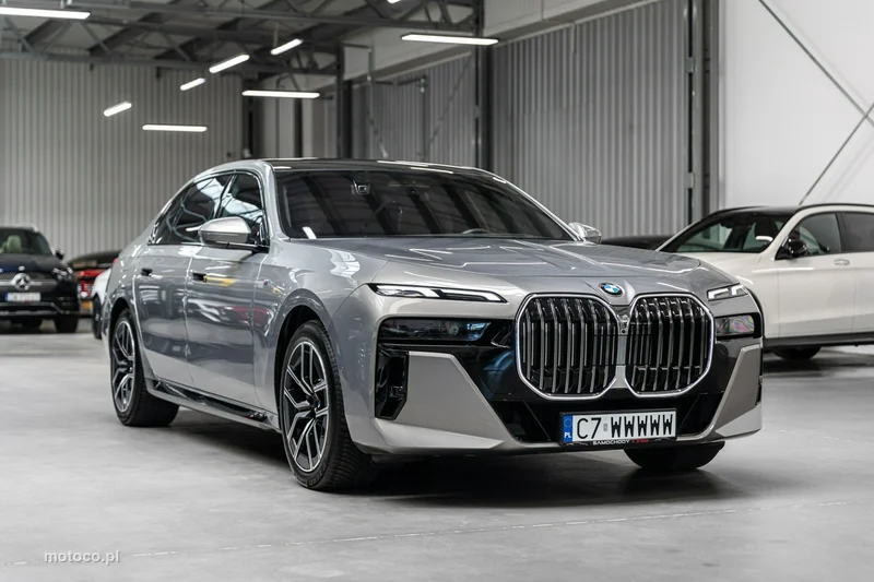 BMW Seria 7 G70 740 5