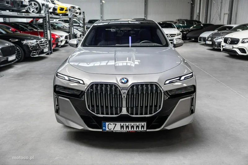 BMW Seria 7 G70 740 53