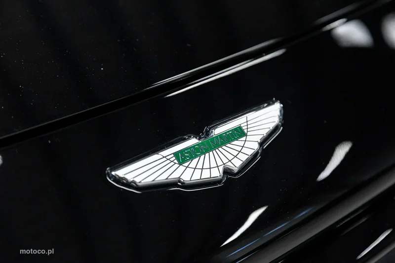Aston Martin Vantage 12