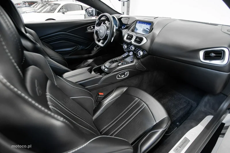 Aston Martin Vantage 23