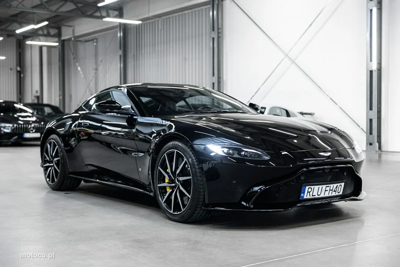 Aston Martin Vantage 4