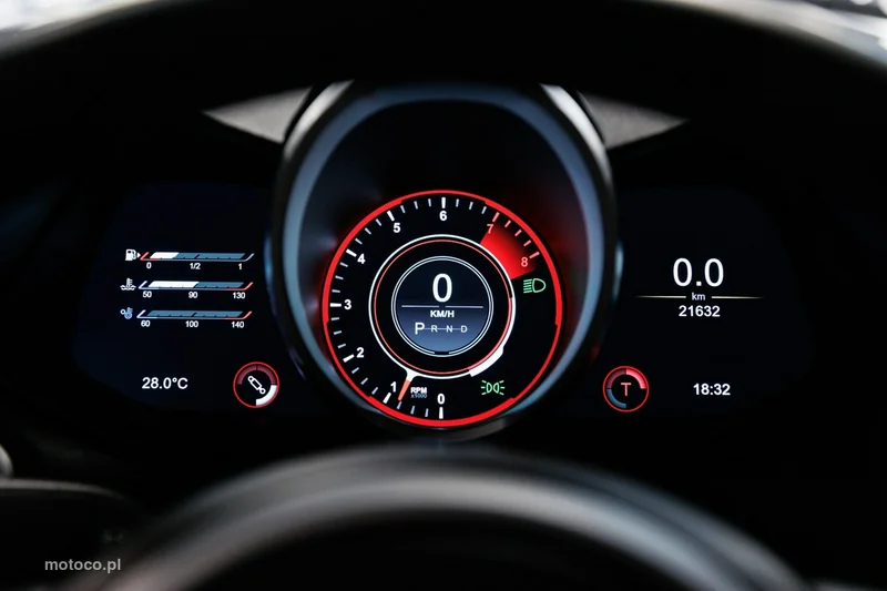 Aston Martin Vantage 37