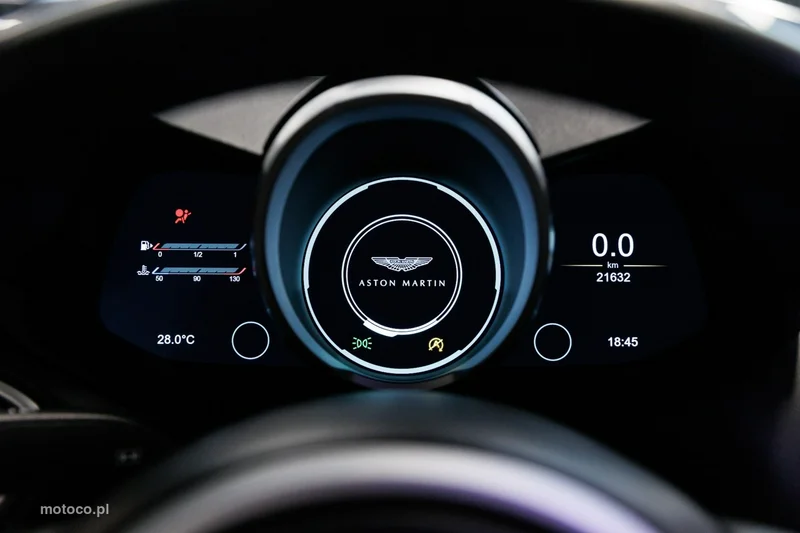 Aston Martin Vantage 38