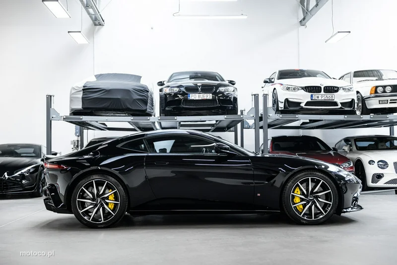 Aston Martin Vantage 5