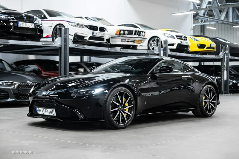 Aston Martin Vantage 42