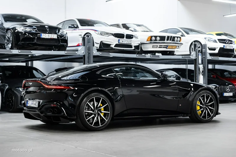 Aston Martin Vantage 44