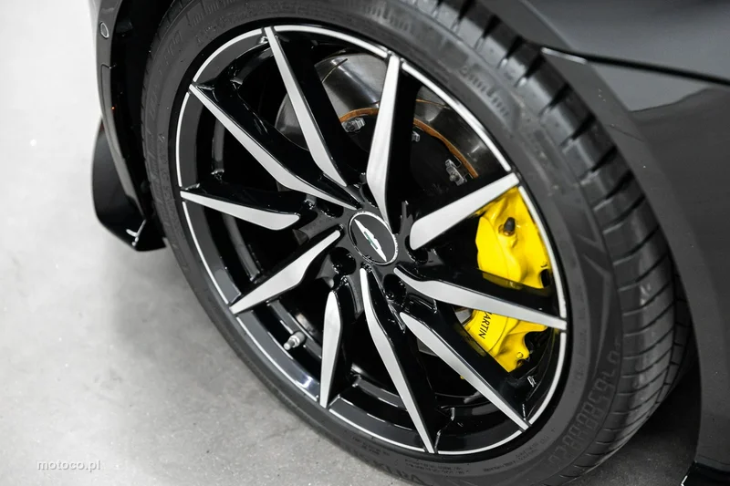 Aston Martin Vantage 48