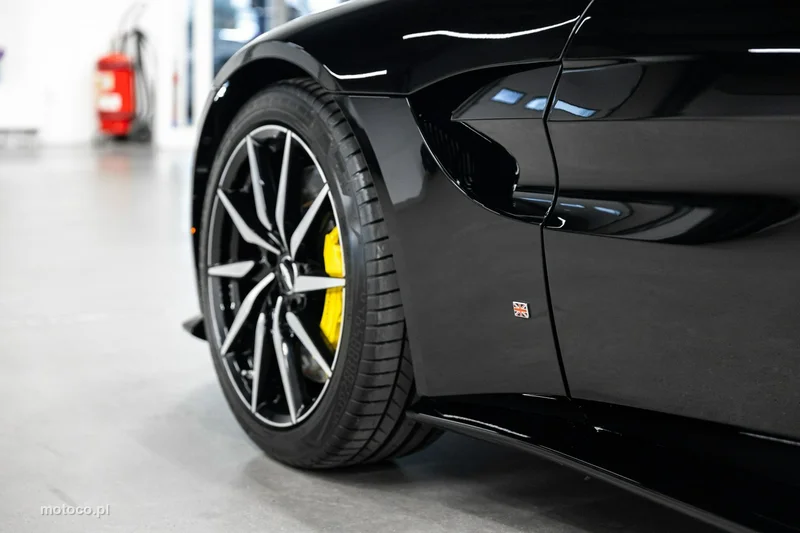 Aston Martin Vantage 49