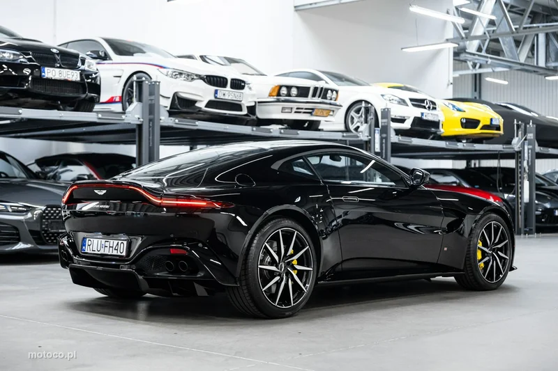 Aston Martin Vantage 6