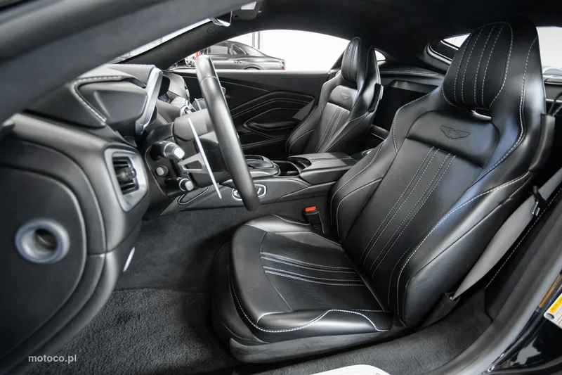 Aston Martin Vantage 54