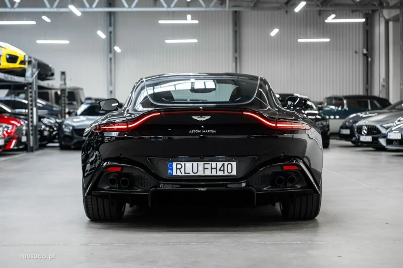 Aston Martin Vantage 7