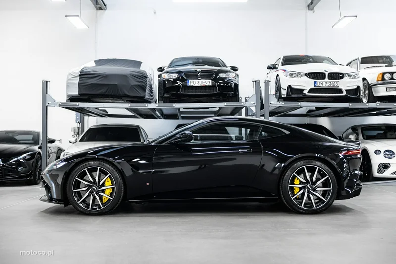 Aston Martin Vantage 10