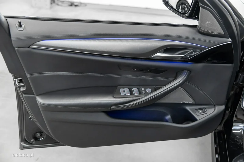 BMW M5 F90 32